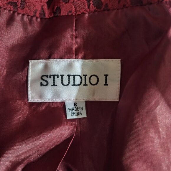 Studio I Woman's Size 6 Maroon Animal Print Fully Lined Shift Dress and Jacket - Picture 14 of 14